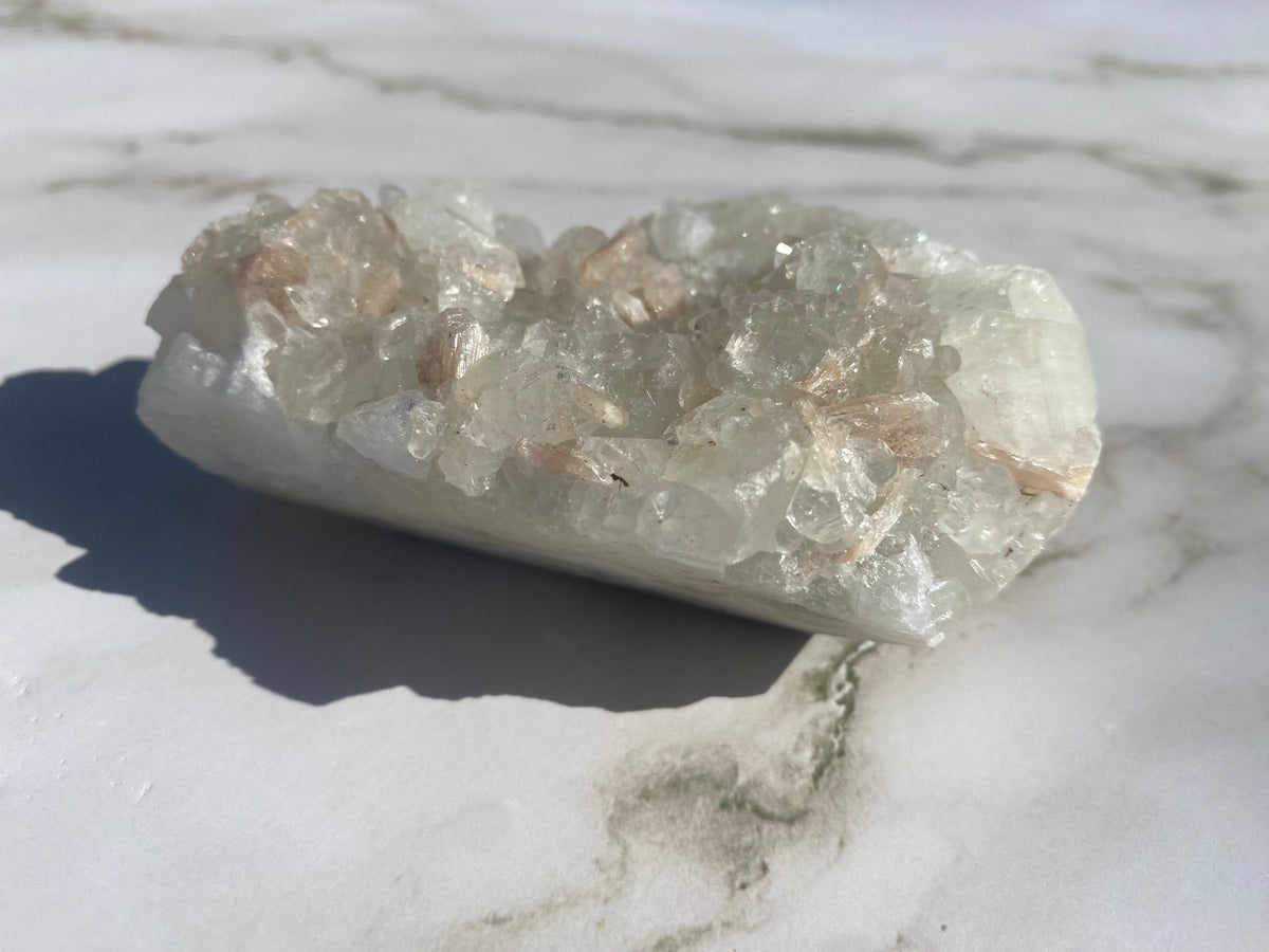Apophyllite E (アポフィライト)